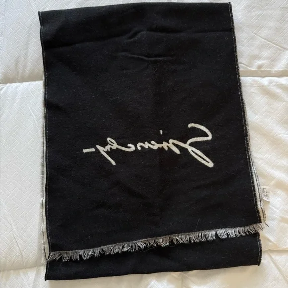 Givenchy Unisex Wool Silk Signature Scarf - Picture 4 of 5